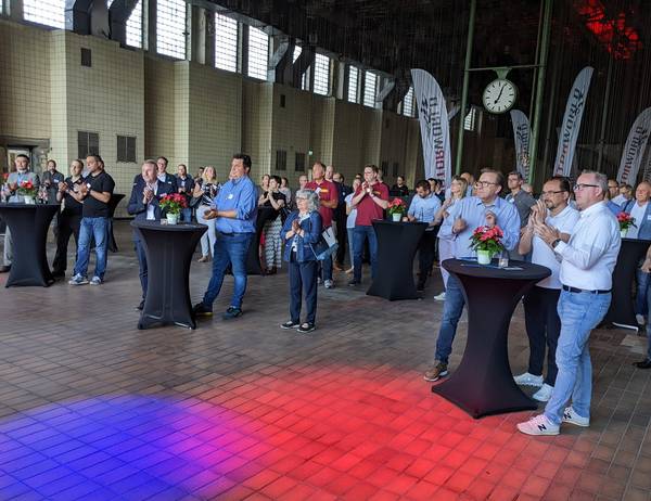 Rund 130 Unternehmerinnen und Unternehmer aus Herten und Recklinghausen sind auf Einladung der Wirtschaftsförderungen der beiden Städte zum Netzwerktreffen "Wirtschaft im Kontakt" am Zukunftsstandort Ewald gekommen.
